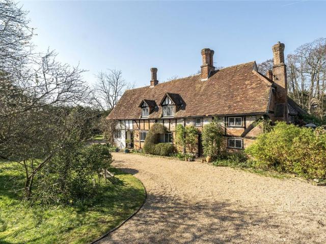 House for sale in Heol-las, Surrey