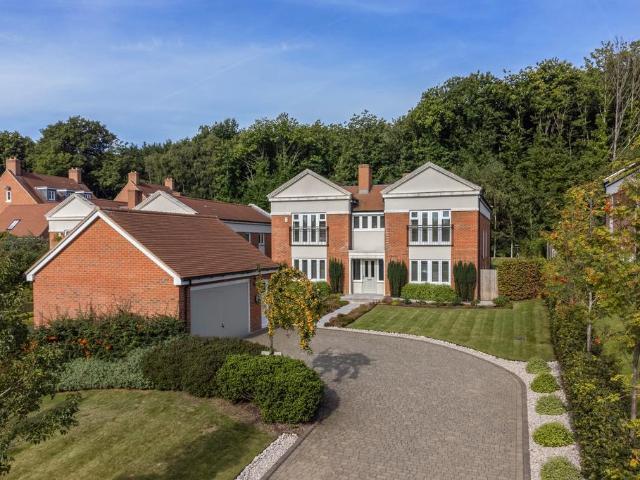 House for sale in Littlecote, West Sussex