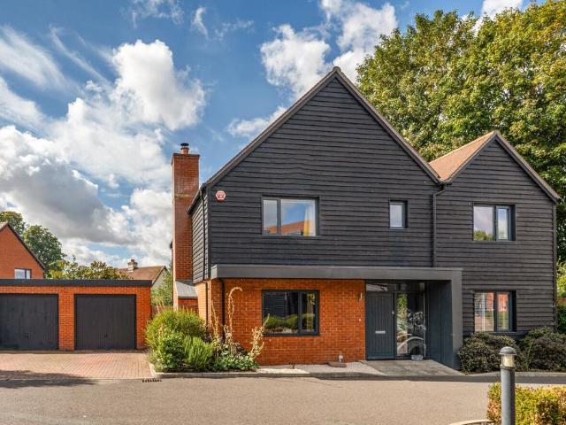 House for sale in Egypt, Winchester