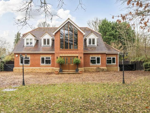 House for sale in Littlecote, West Sussex
