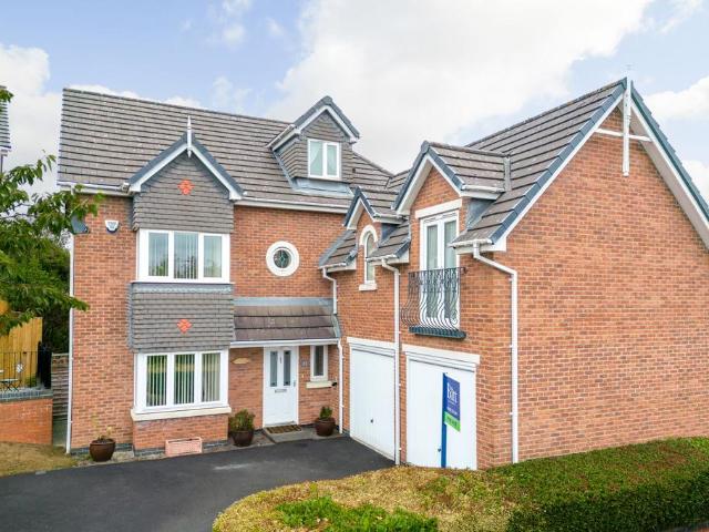 House for sale in Roby Mill, Lancashire