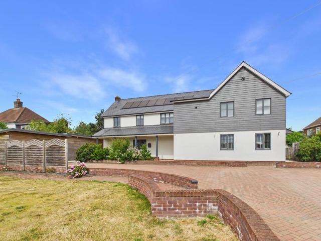House for sale in Guilsfield