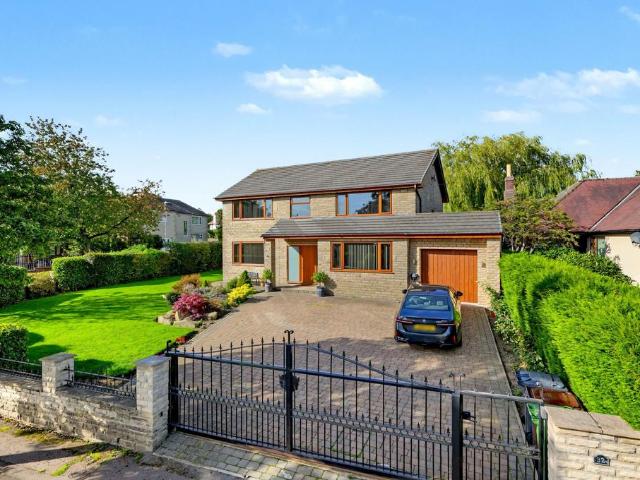House for sale in Fixby, Kirklees