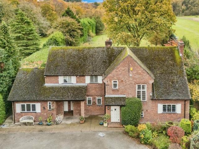 House for sale in Cuddington, Cheshire