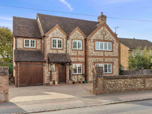 House for sale in Loosley Row, Lacey Green