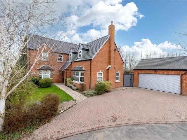 House for sale in Aberford, West Yorkshire