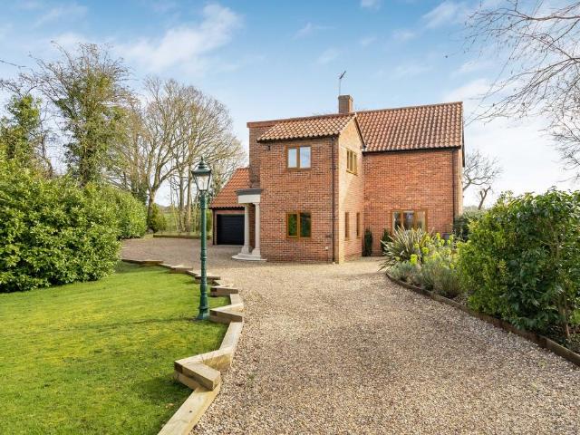 House for sale in Chelmondiston, Suffolk