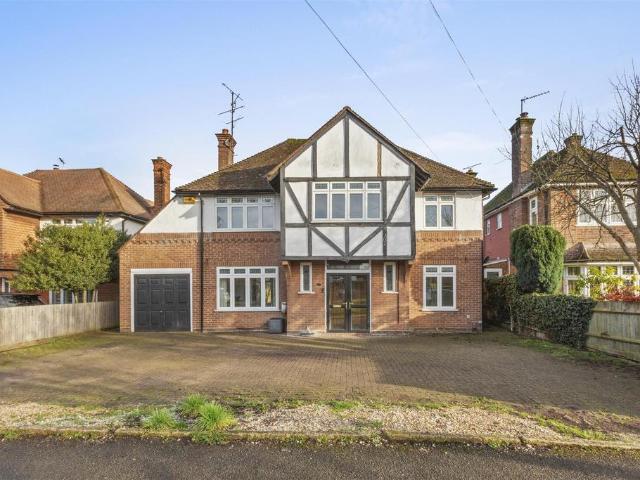 House for sale in Victoria Park, Aylesbury