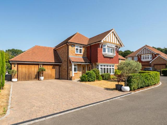 House for sale in Bromley Common, Greater London
