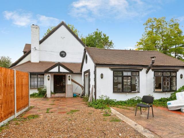 House for sale in Wexham and Ivers Community Board, Iver Heath