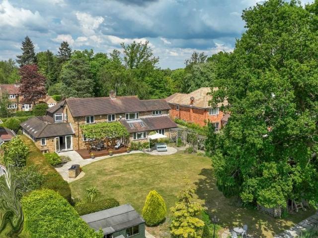 House for sale in Chalfont St. Peter, Denham