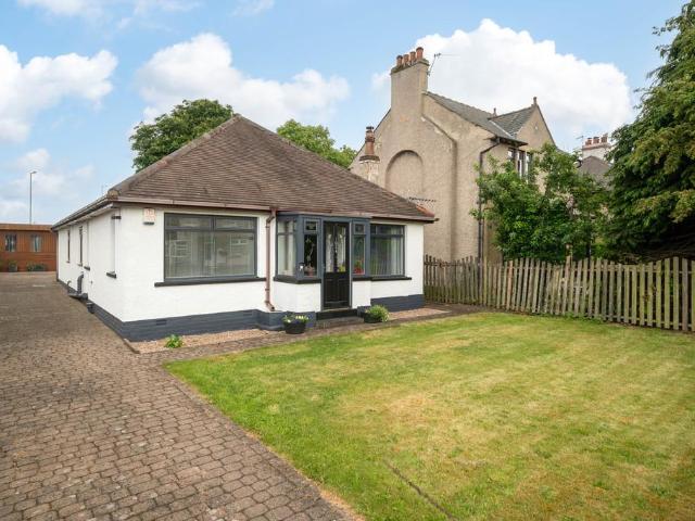 House for sale in Birkenshaw, West Yorkshire
