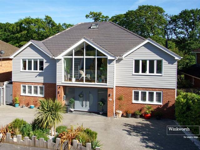 House for sale in Highcliffe