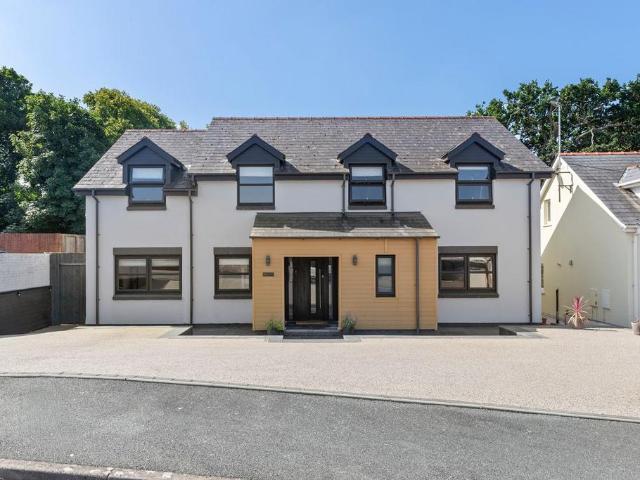 House for sale in Milford Haven, Wales