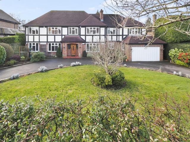 House for sale in Greater London