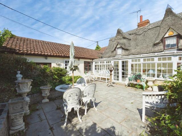 House for sale in Chipping Hill, Essex
