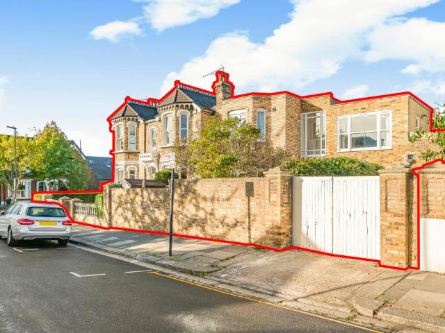 House for sale in Strand-on-the-Green, Greater London