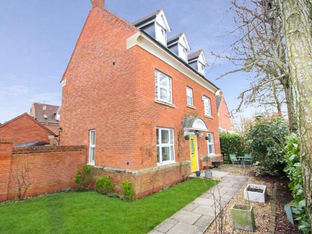 House for sale in New Bilton, Warwickshire