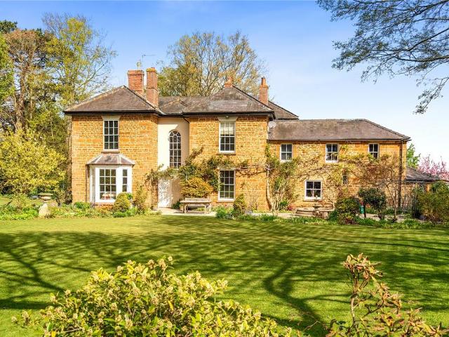 House for sale in Long Buckby, Northamptonshire