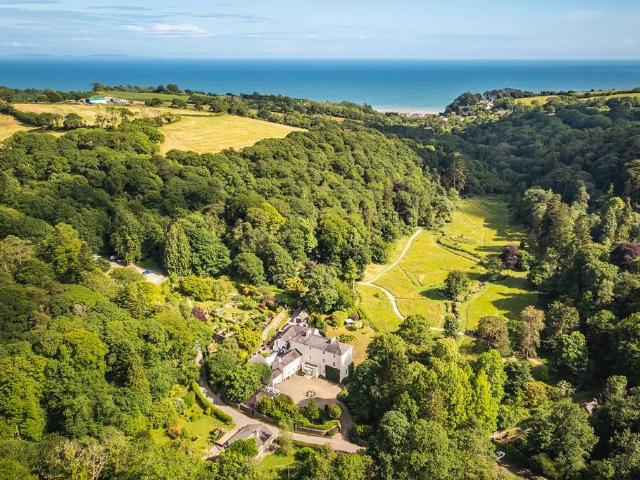 House for sale in Amroth, Wales