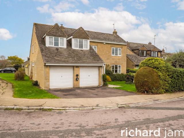 House for sale in Crudwell