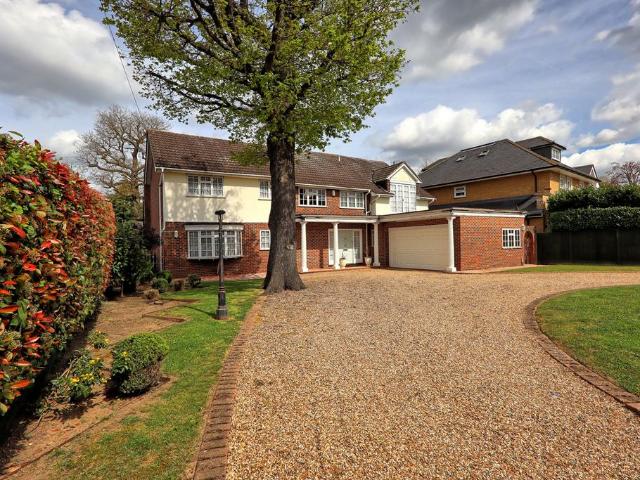 House for sale in Emerson Park, Greater London