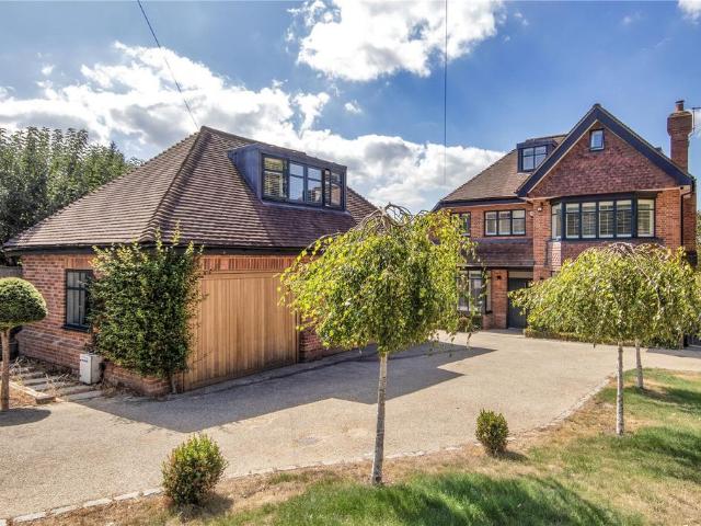 House for sale in The Butts, Kent