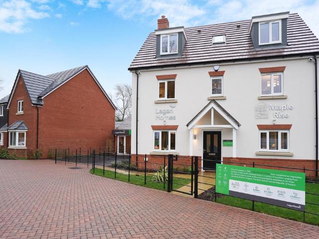 House for sale in Houghton Regis, Bedfordshire