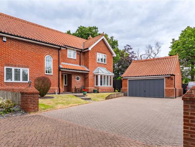 House for sale in Gedling, East Midlands