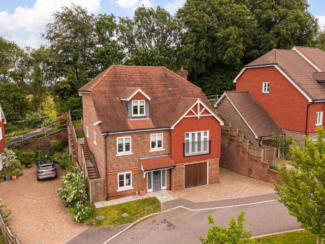 House for sale in Perryfields, West Sussex