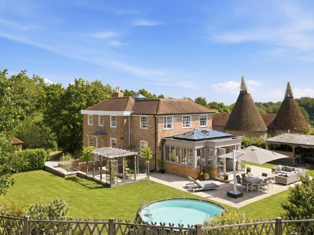 House for sale in Capel, Sandown Park