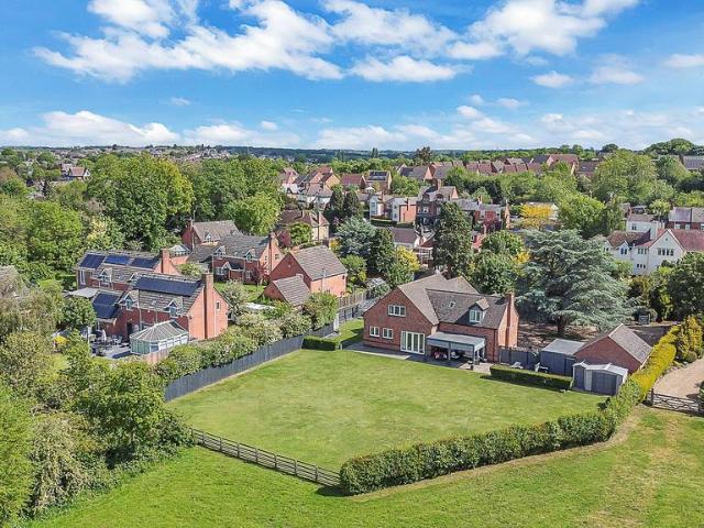 House for sale in Elmfield, Leicestershire