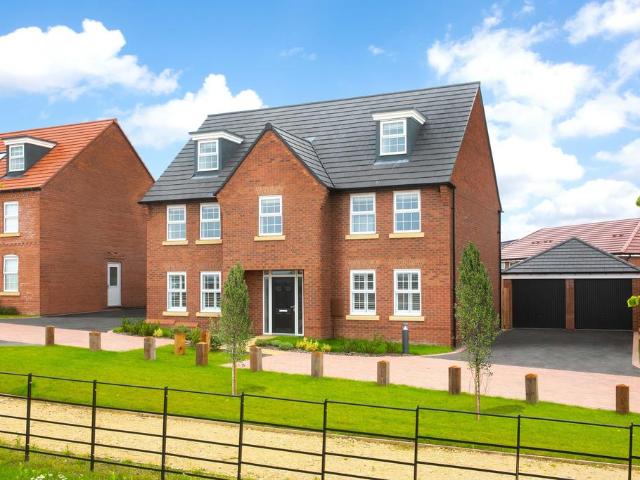 House for sale in Overslade, New Bilton