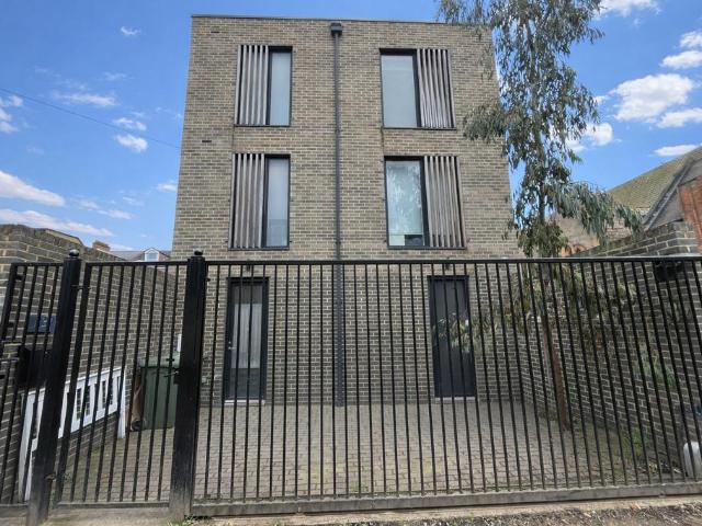 House for sale in Forest Gate, Greater London