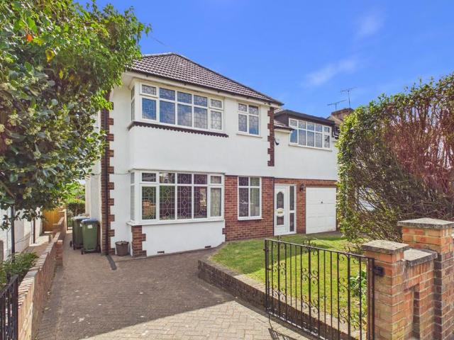 House for sale in Barnehurst, Greater London