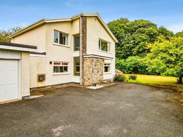 House for sale in Saundersfoot, Wales