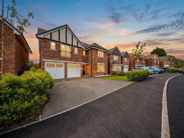 House for sale in Higher Bartle, Lancashire