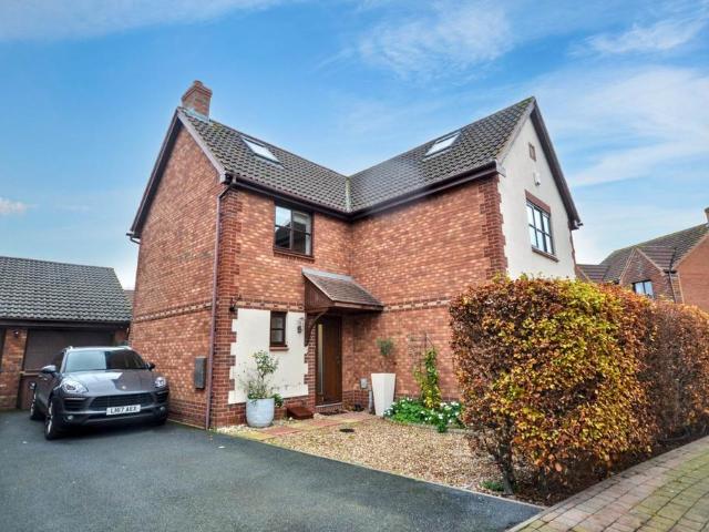 House for sale in Wheatpieces, Pamington
