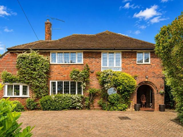 House for sale in Cargate, Aldershot