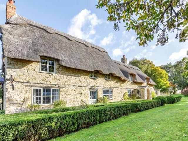 House for sale in Leckhampstead, Northamptonshire