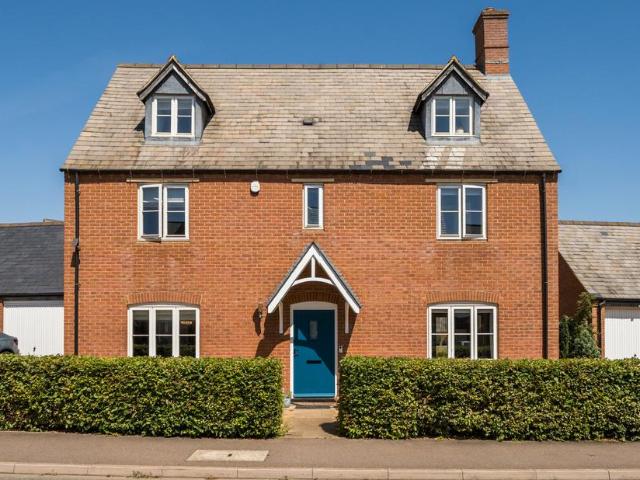 House for sale in Middleton Cheney, Northamptonshire