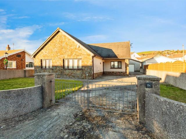 House for sale in Pembrey and Burry Port Town, Pembrey