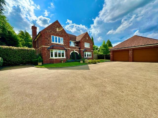 House for sale in West End, Heol-las