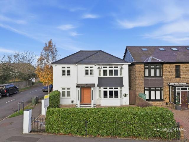 House for sale in Chigwell, Epping