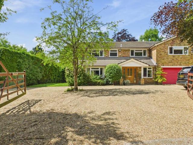 House for sale in Chepping Wycombe, Tylers Green