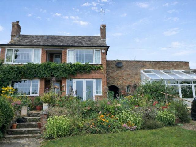 House for sale in Crookhill, Worcestershire
