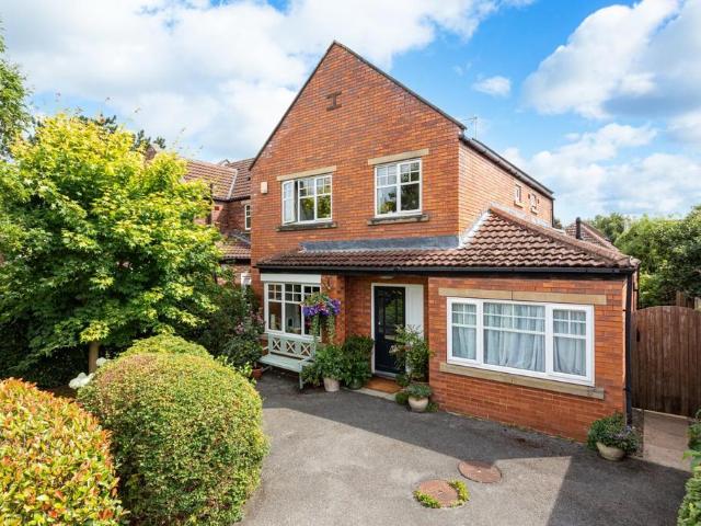 House for sale in High Field, York