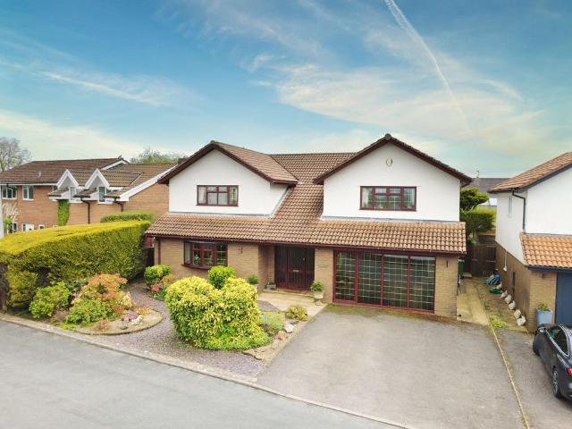 House for sale in Groes-faen, Wales
