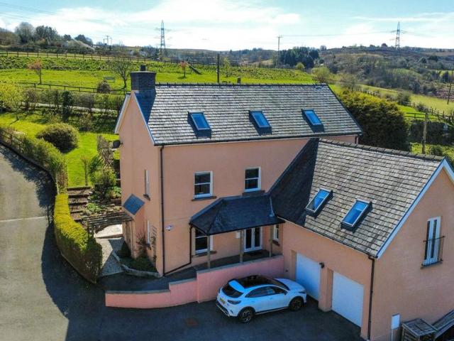 House for sale in Llanelly Hill, Wales