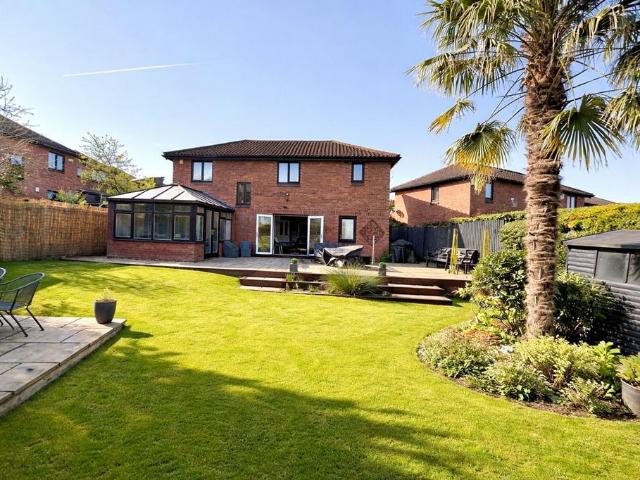 House for sale in Downhead Park, Milton Keynes